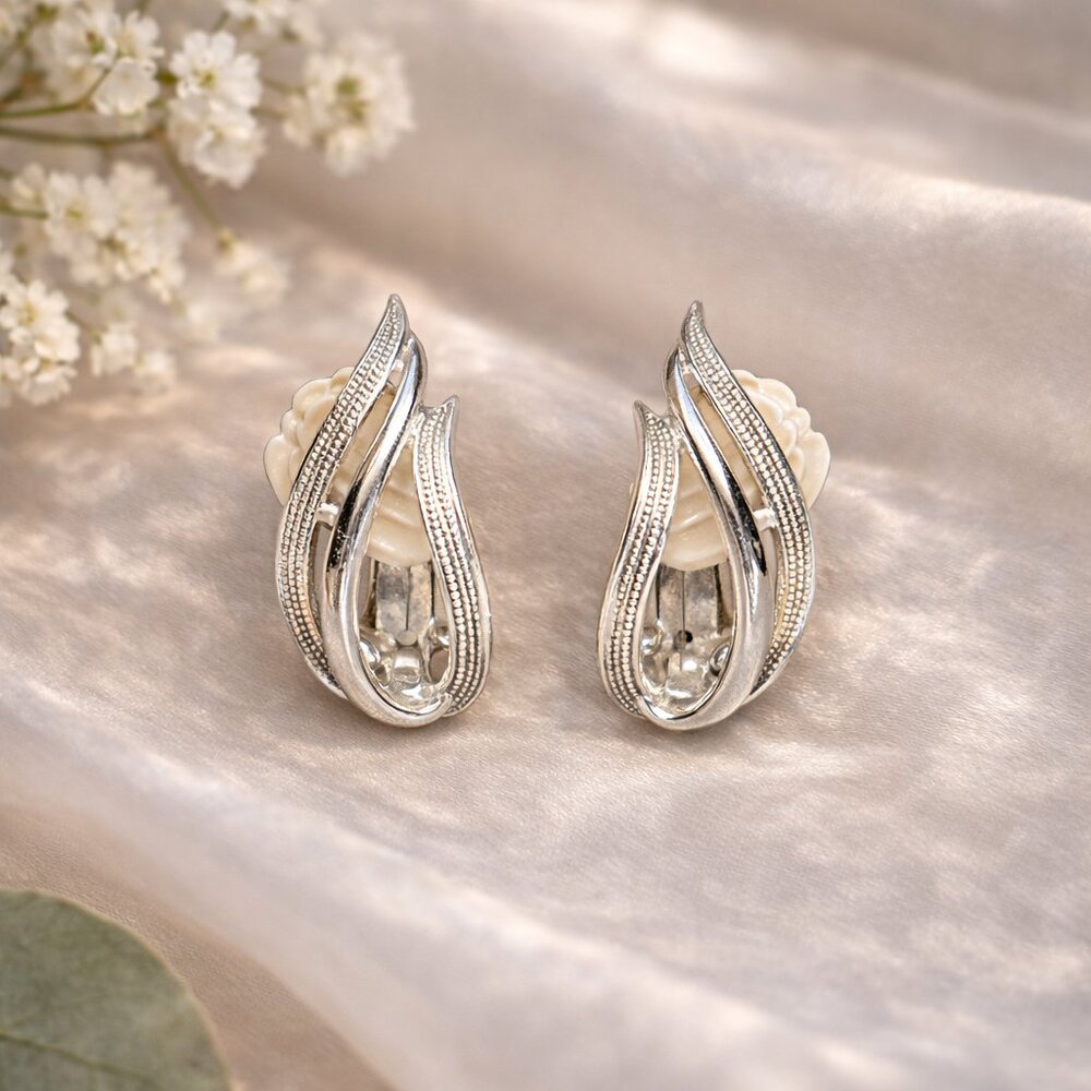 Vintage Signed Sarah Coventry Pair of Elegant Silver Tone Clip On Earrings